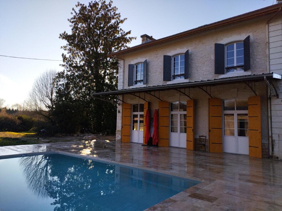 A La Gare Villa Saint-Nexans Exterior photo